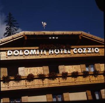Dolomiti Hotel Cozzio Мадонна-ди-Кампильо Экстерьер фото